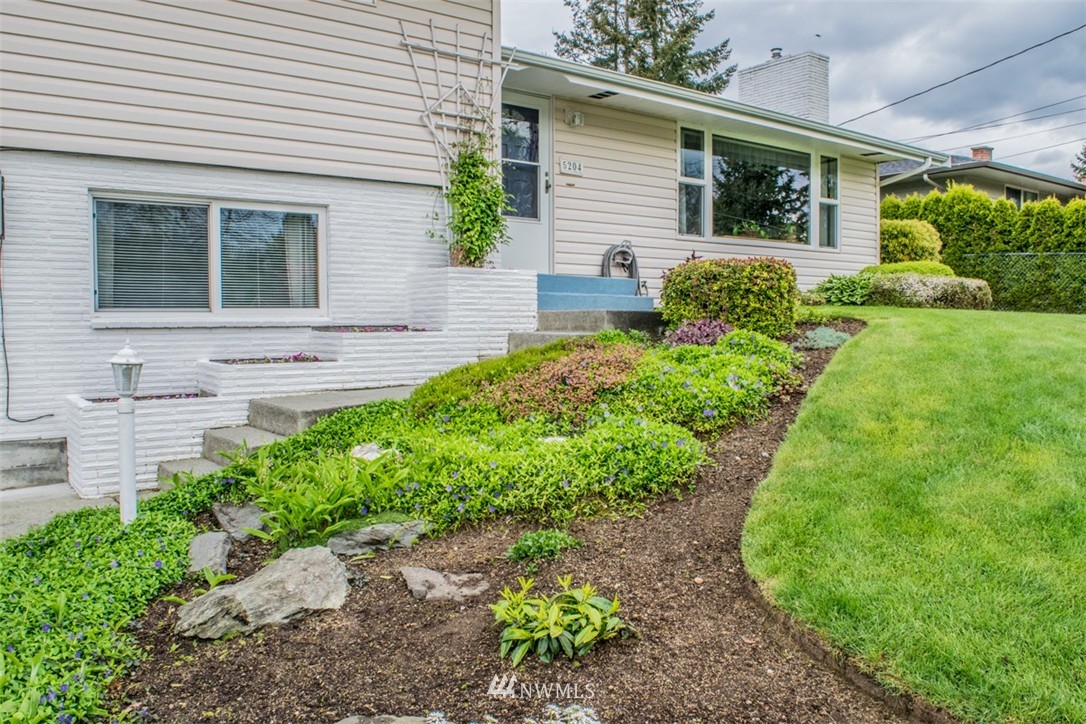5204 West Highland Road Everett, WA 98203 - Photo 15 of 17
