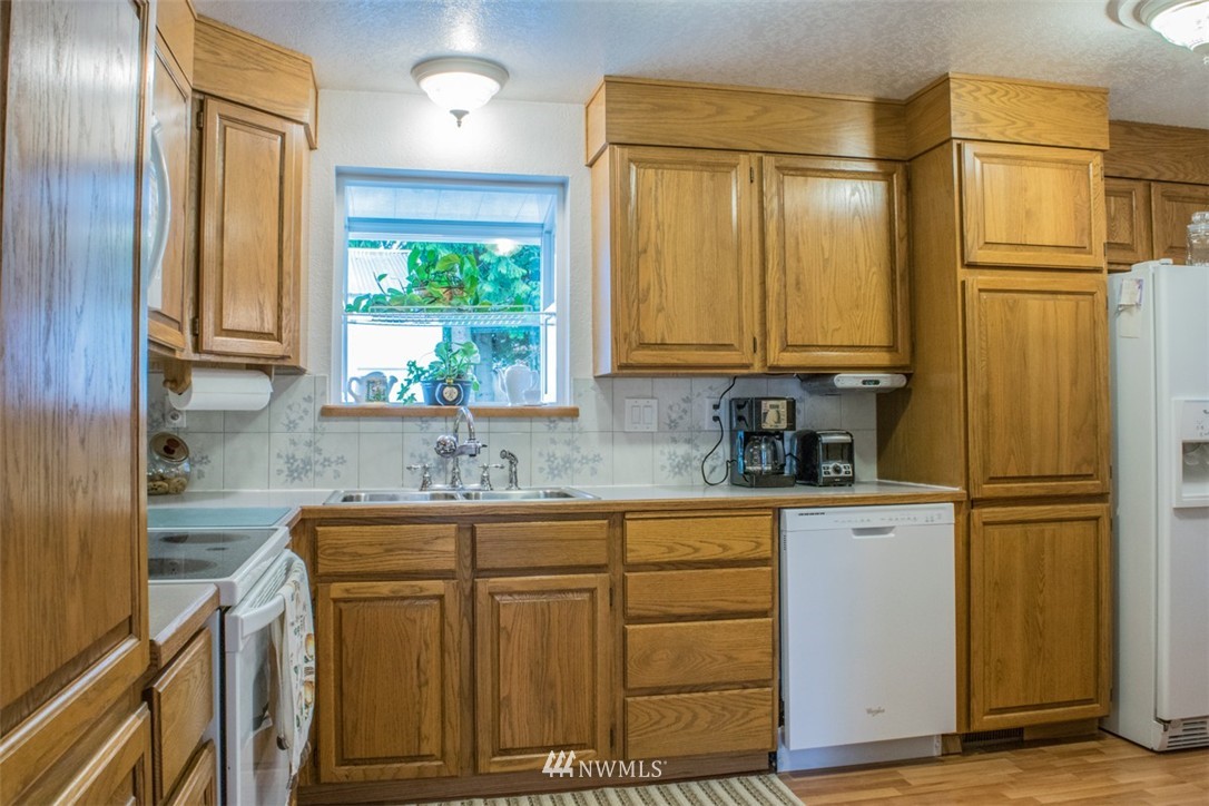 5204 West Highland Road Everett, WA 98203 - Photo 4 of 17