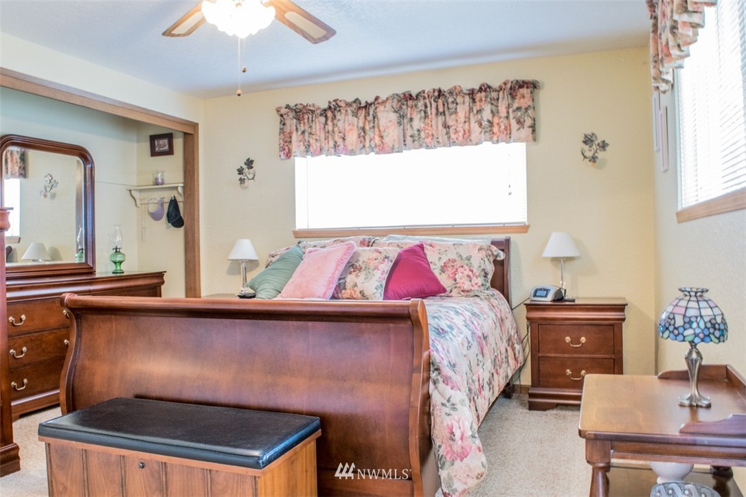 5204 West Highland Road Everett, WA 98203 - Photo 6 of 17