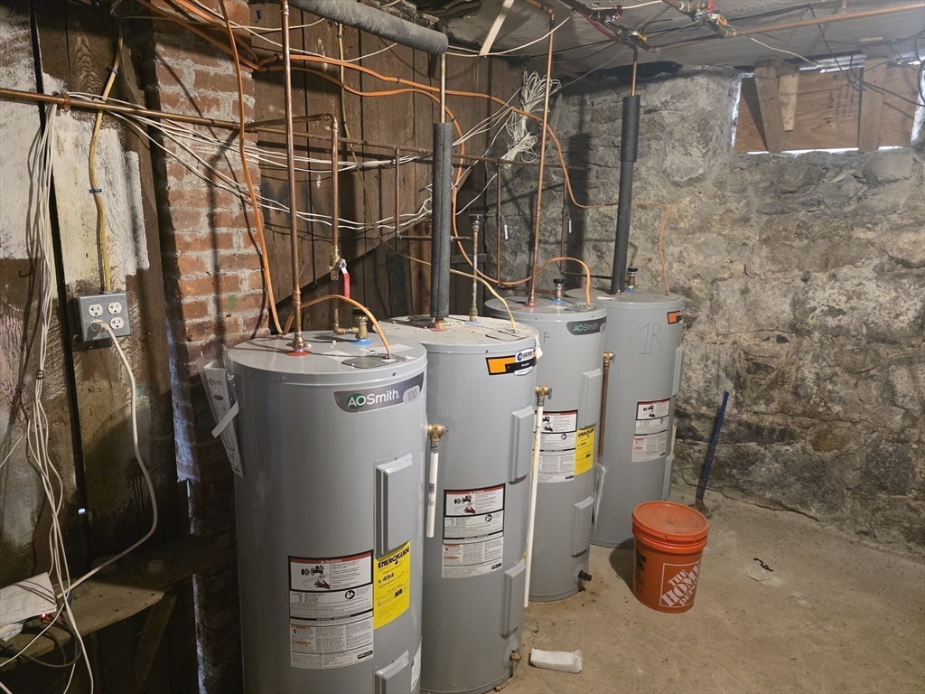 62 Pitman Street Fall River, MA 02723 - Photo 9 of 13