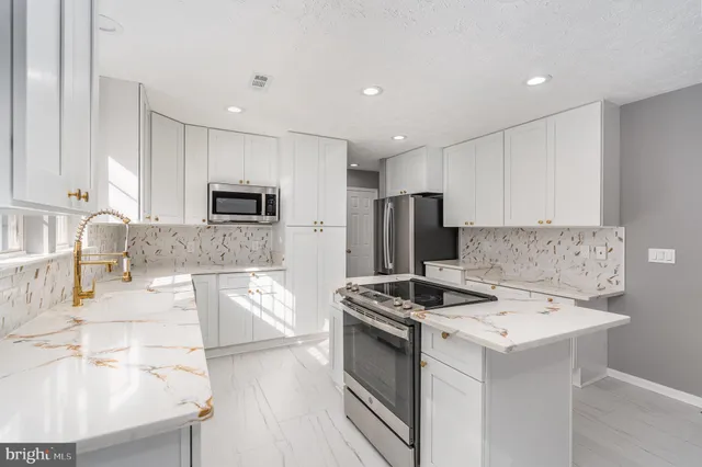 $575,000 | 5 St Williams Way, Stafford, VA 22556