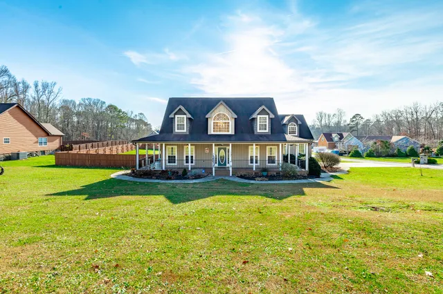 $575,000 | 2322 Mowbray Pike, Soddy Daisy, TN 37379