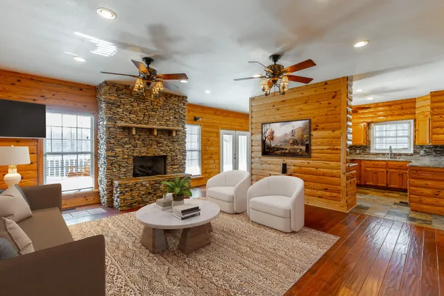 $575,000 | 2322 Mowbray Pike, Soddy Daisy, TN 37379