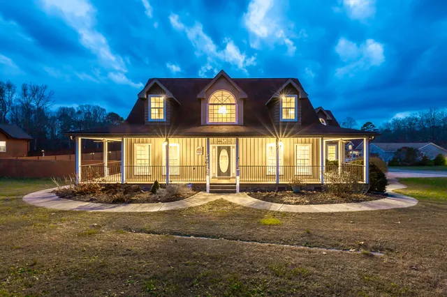 $575,000 | 2322 Mowbray Pike, Soddy Daisy, TN 37379