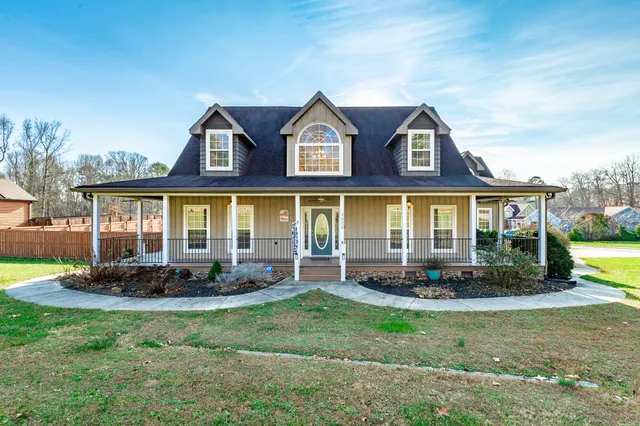 $575,000 | 2322 Mowbray Pike, Soddy Daisy, TN 37379