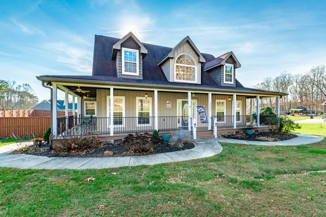 $575,000 | 2322 Mowbray Pike, Soddy Daisy, TN 37379