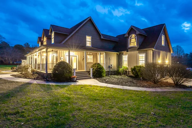 $575,000 | 2322 Mowbray Pike, Soddy Daisy, TN 37379