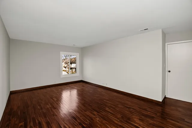 $349,888 | 77 Lake Hinsdale Drive, Unit 207, Willowbrook, IL 60527