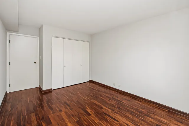 $349,888 | 77 Lake Hinsdale Drive, Unit 207, Willowbrook, IL 60527