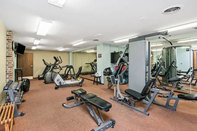 $349,888 | 77 Lake Hinsdale Drive, Unit 207, Willowbrook, IL 60527