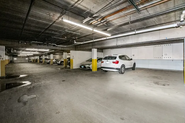 $349,888 | 77 Lake Hinsdale Drive, Unit 207, Willowbrook, IL 60527