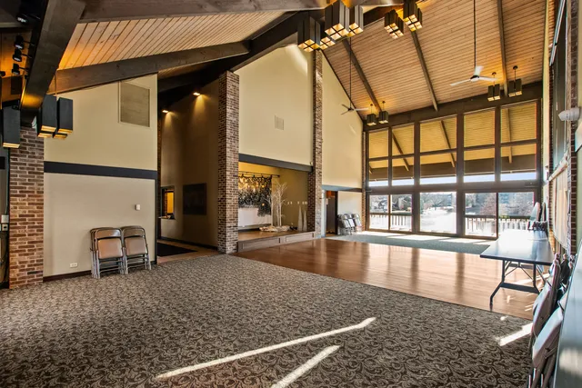 $349,888 | 77 Lake Hinsdale Drive, Unit 207, Willowbrook, IL 60527