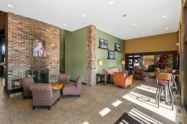 $349,888 | 77 Lake Hinsdale Drive, Unit 207, Willowbrook, IL 60527