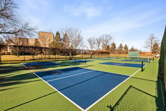 $349,888 | 77 Lake Hinsdale Drive, Unit 207, Willowbrook, IL 60527