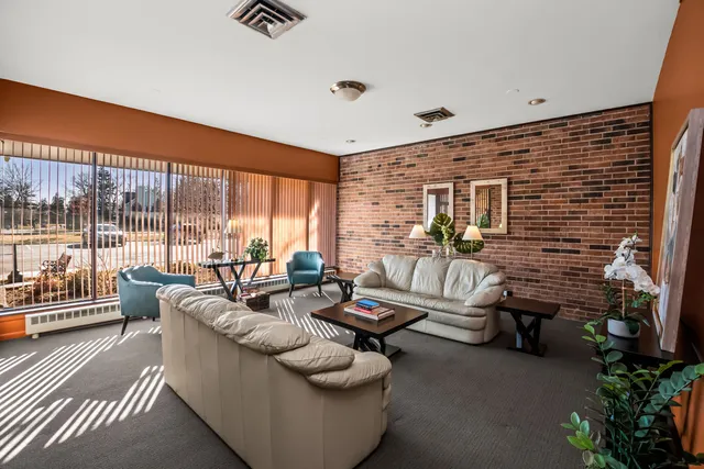 $349,888 | 77 Lake Hinsdale Drive, Unit 207, Willowbrook, IL 60527