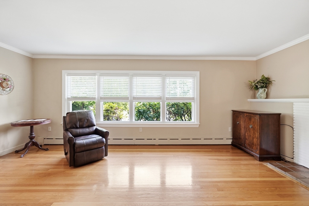 22 Maxdale Road Worcester, MA 01602 - Photo 6 of 34
