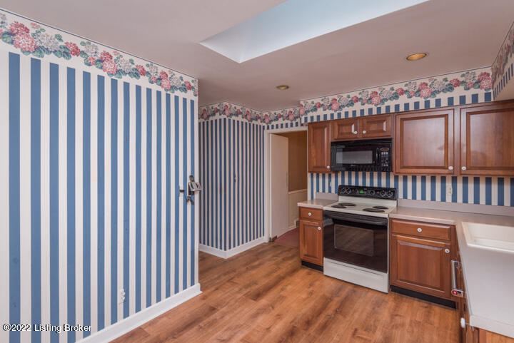 513 Brookview Road Louisville, KY 40207 - Photo 18 of 68 012