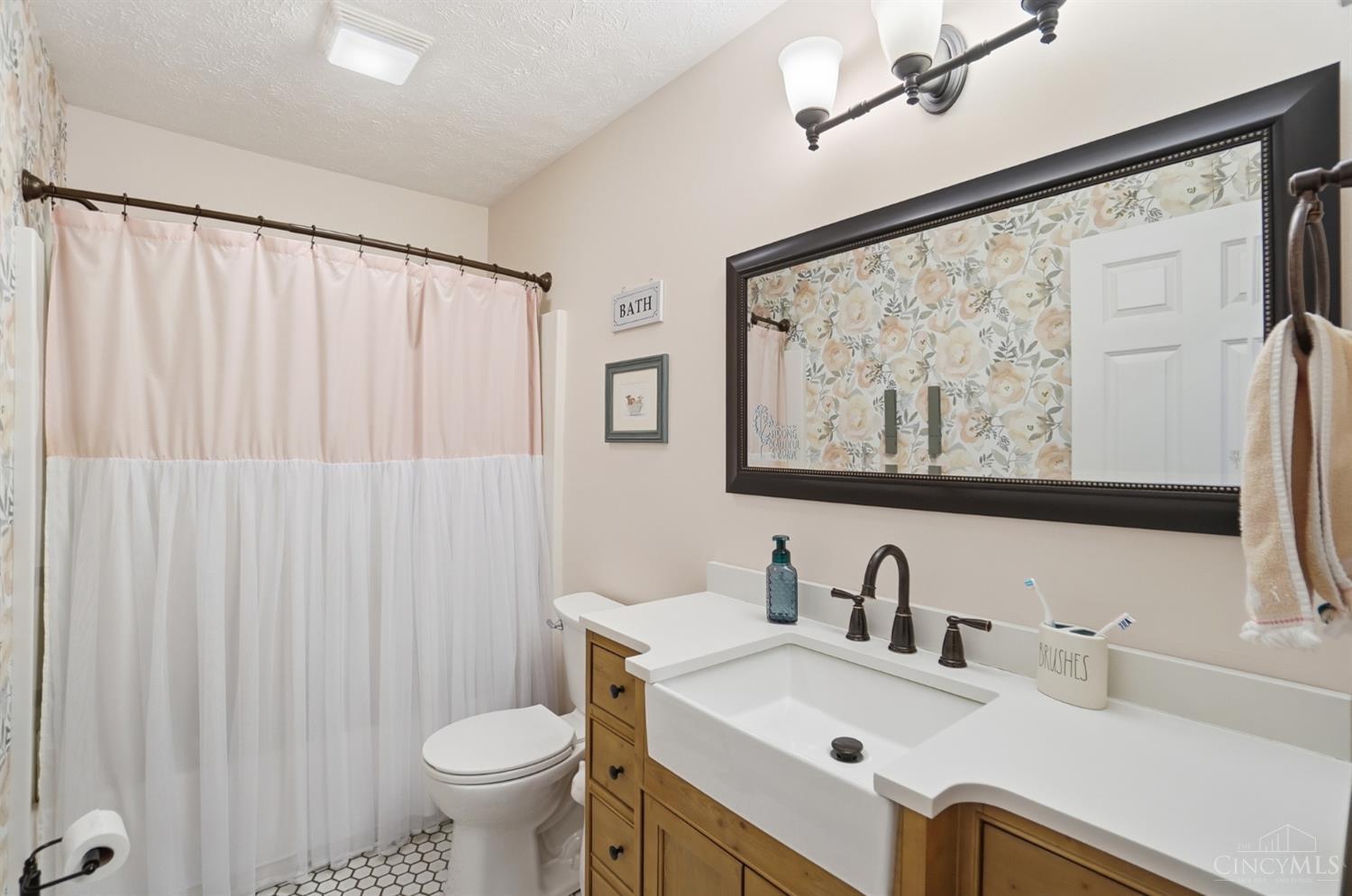 1503 Meadow Ridge Circle Wilmington, OH 45177 - Photo 13 of 65