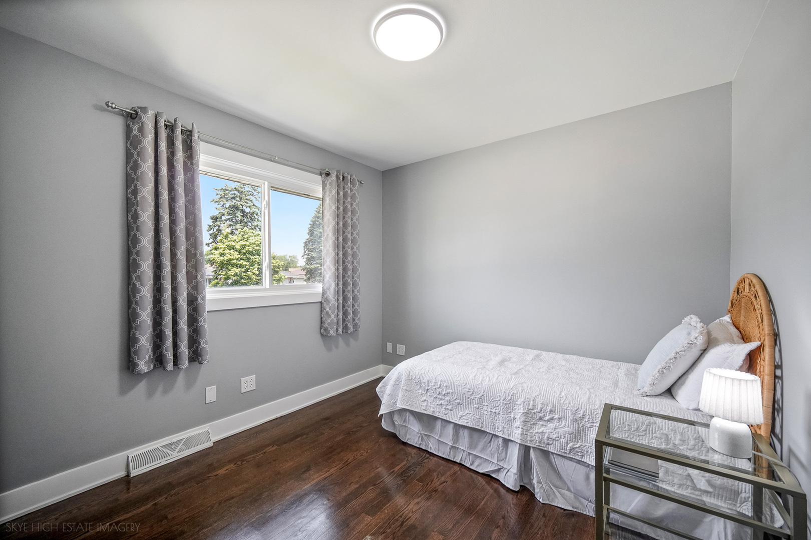 10403 Barnard Drive Chicago Ridge, IL 60415 - Photo 14 of 22 Gallery Image 14