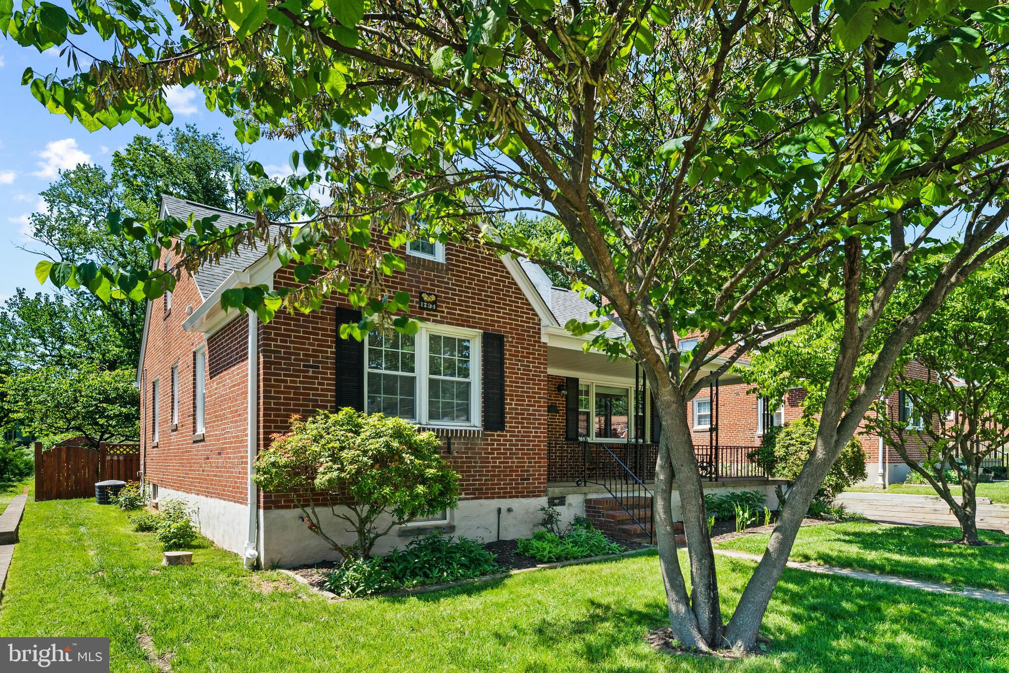 316 Gralan Road Baltimore, MD 21228 - Photo 3 of 43