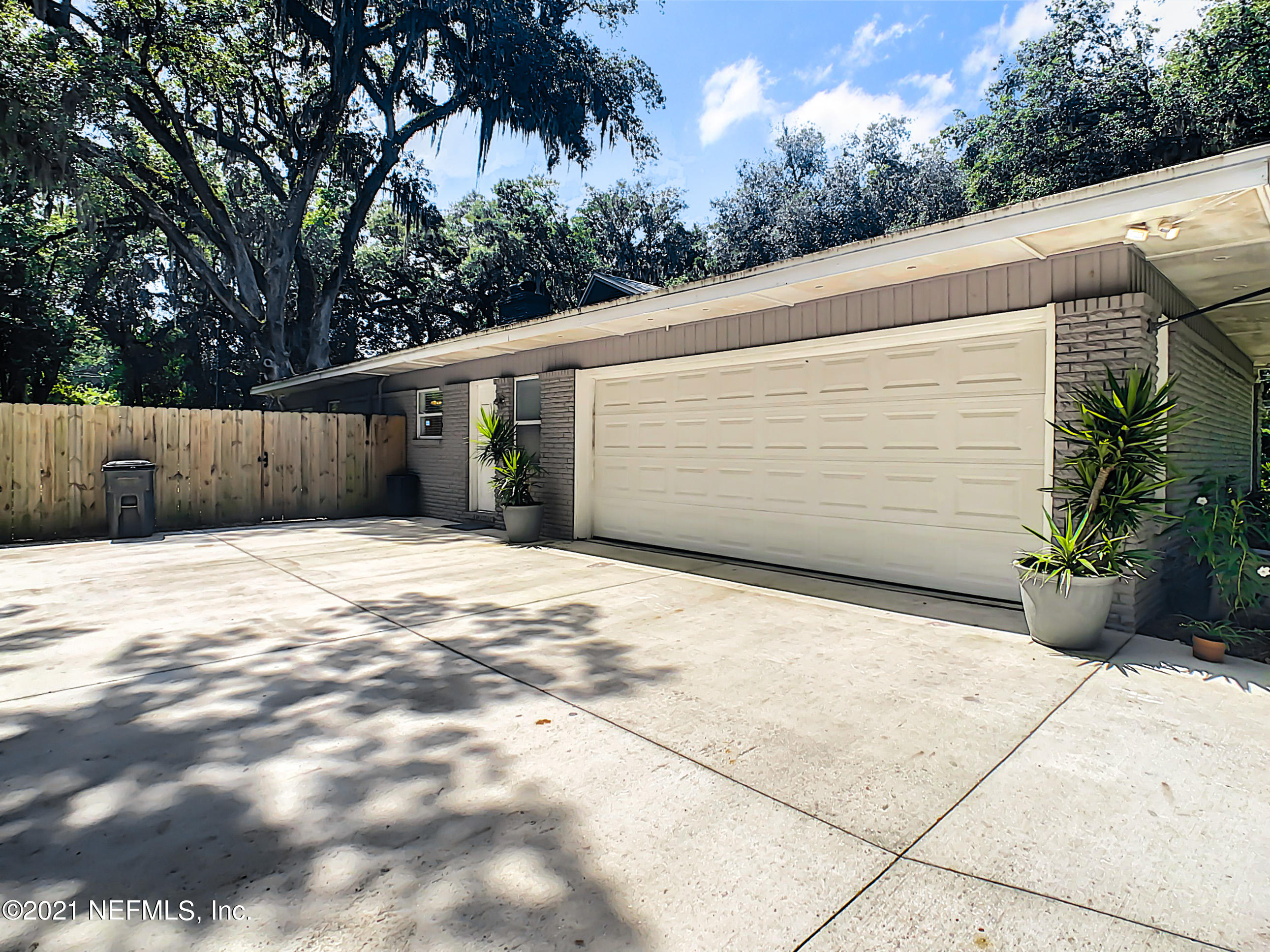 2558 Red Fox Road-10