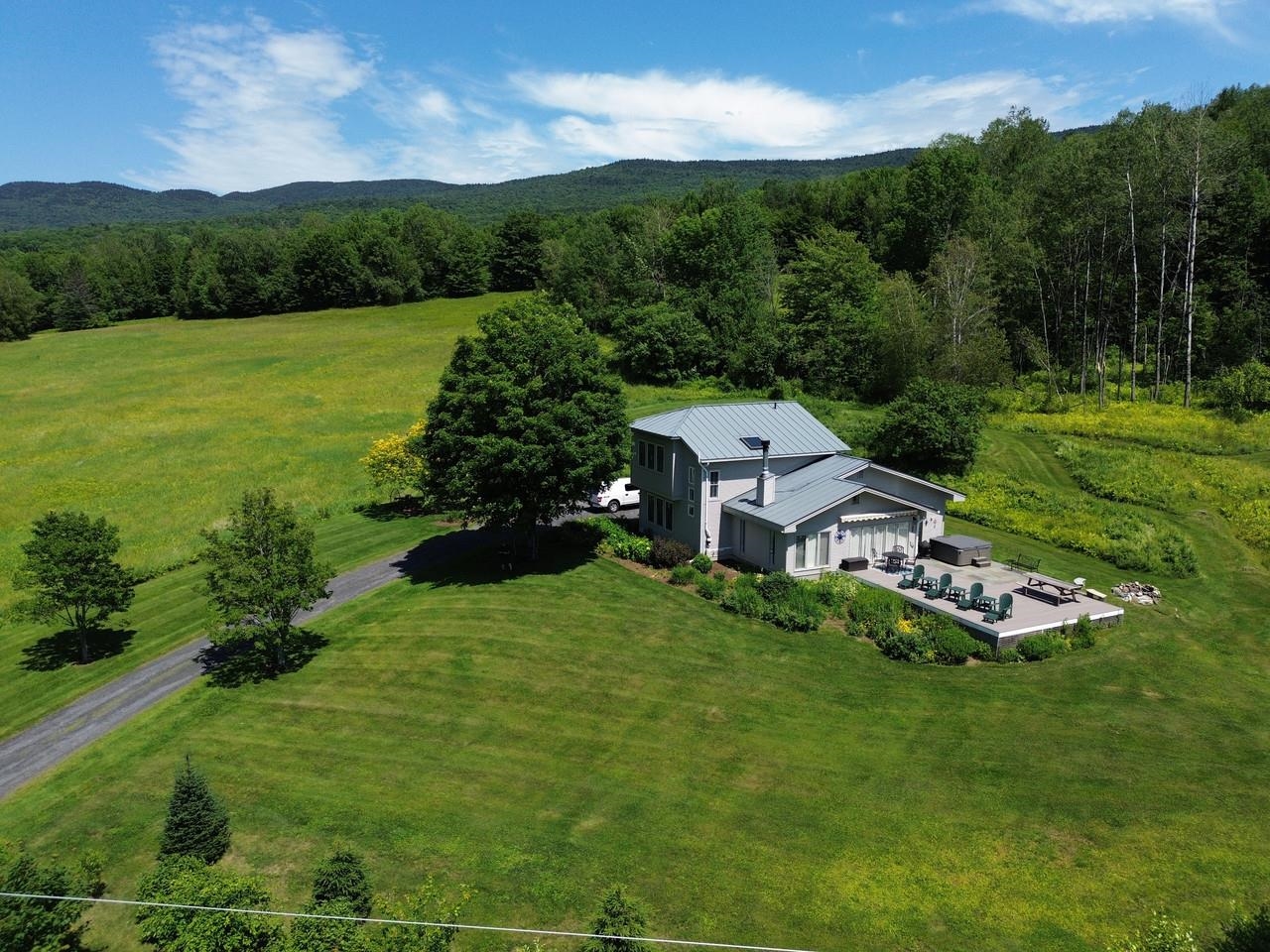 4033 East Warren Road Warren, VT 05674 - Photo 4 of 30 Gallery Image 4