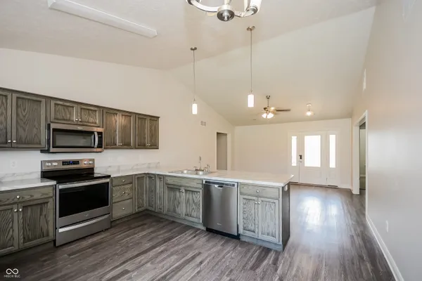 $2,045 | 7307 Meyer Loop, Sellersburg, IN 47172