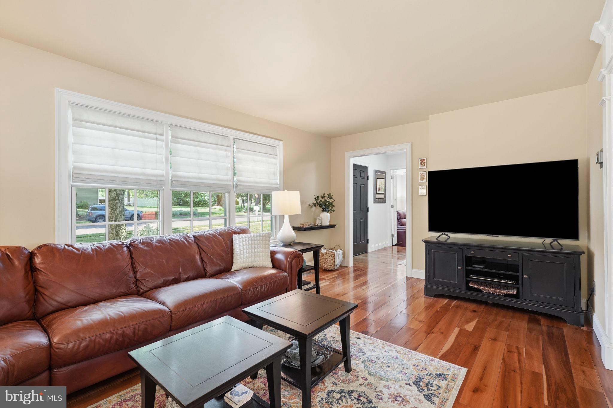 275 Aspen Road Yardley, PA 19067 - Photo 7 of 47