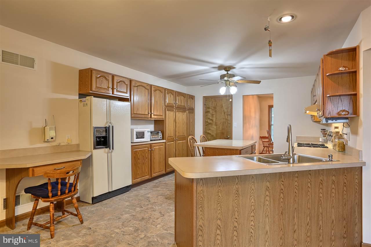 335 Thorley Road New Cumberland, PA 17070 - Photo 8 of 24 Gallery Image 8