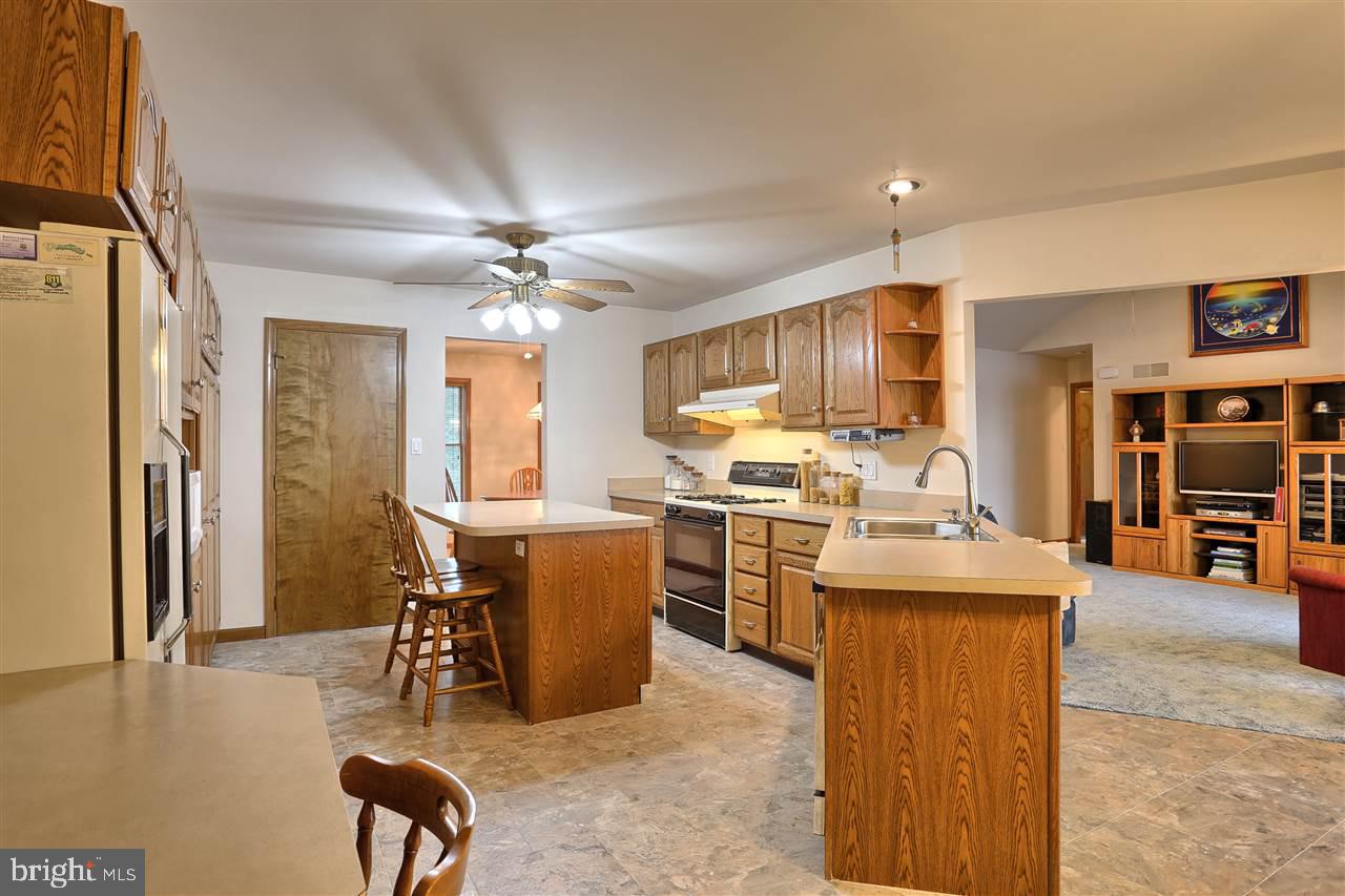 335 Thorley Road New Cumberland, PA 17070 - Photo 9 of 24 Gallery Image 9