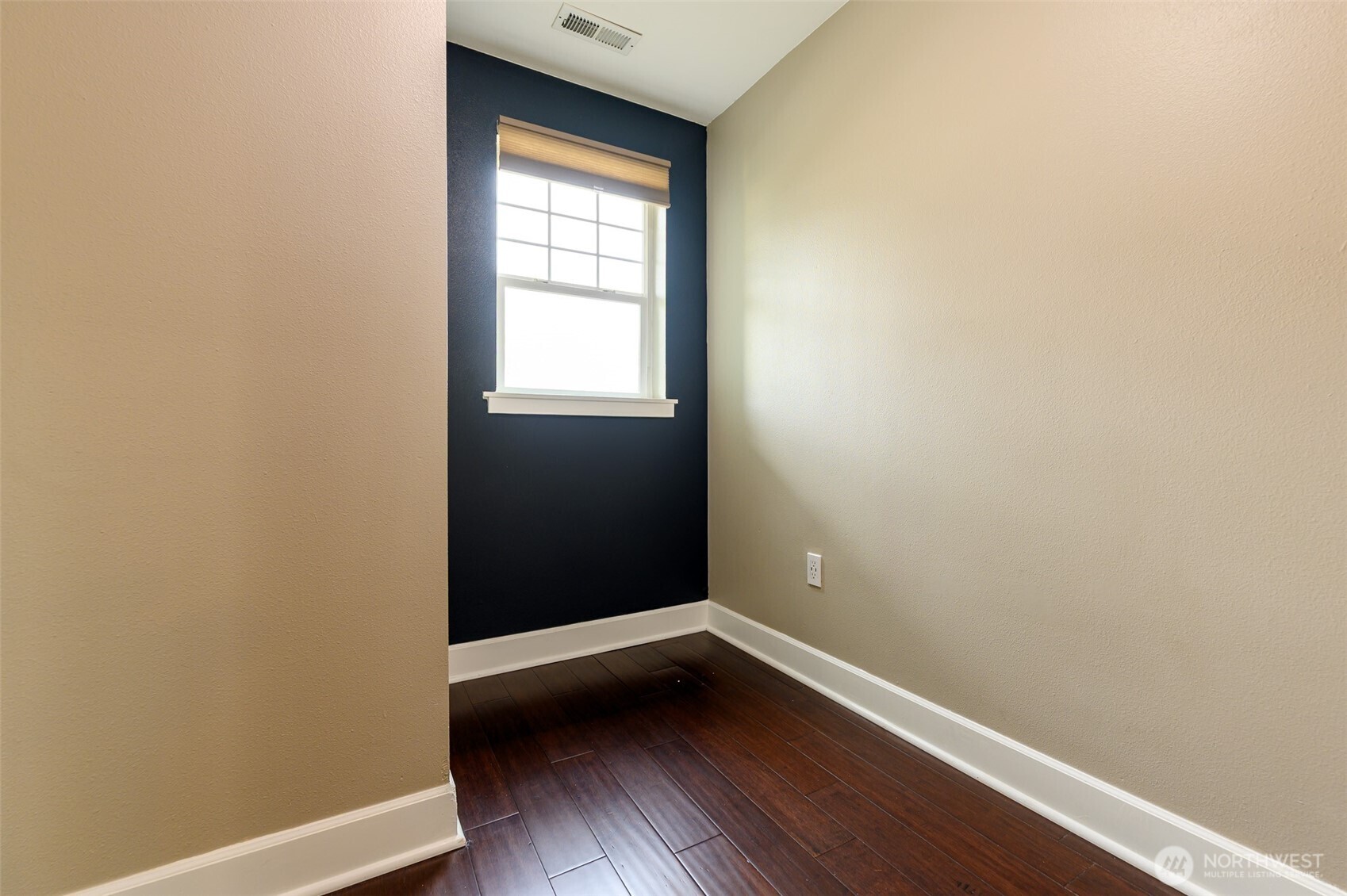 19102 20th Drive Southeast, Unit B204 Bothell, WA 98012 - Photo 17 of 33