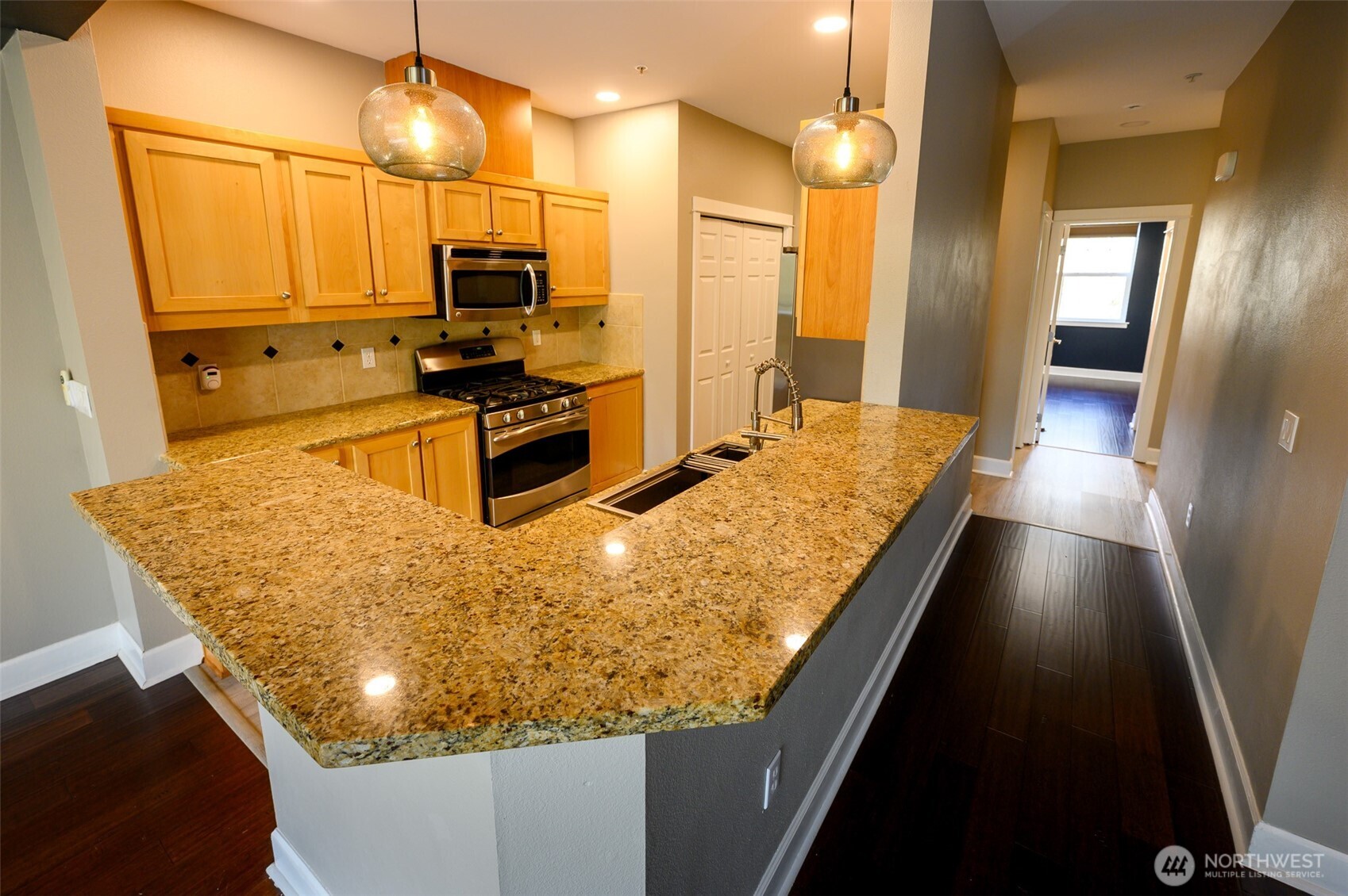 19102 20th Drive Southeast, Unit B204 Bothell, WA 98012 - Photo 2 of 33