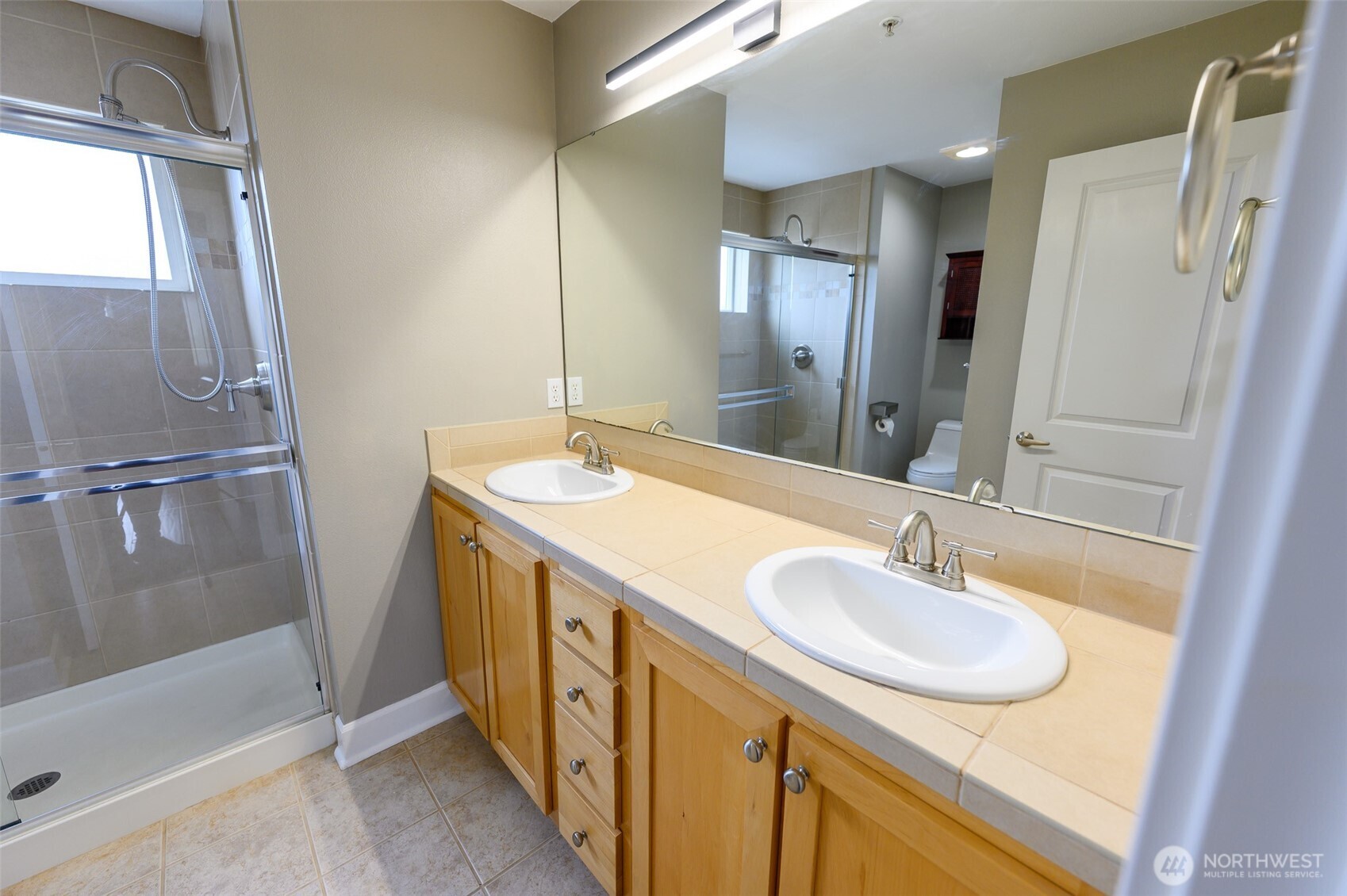 19102 20th Drive Southeast, Unit B204 Bothell, WA 98012 - Photo 23 of 33