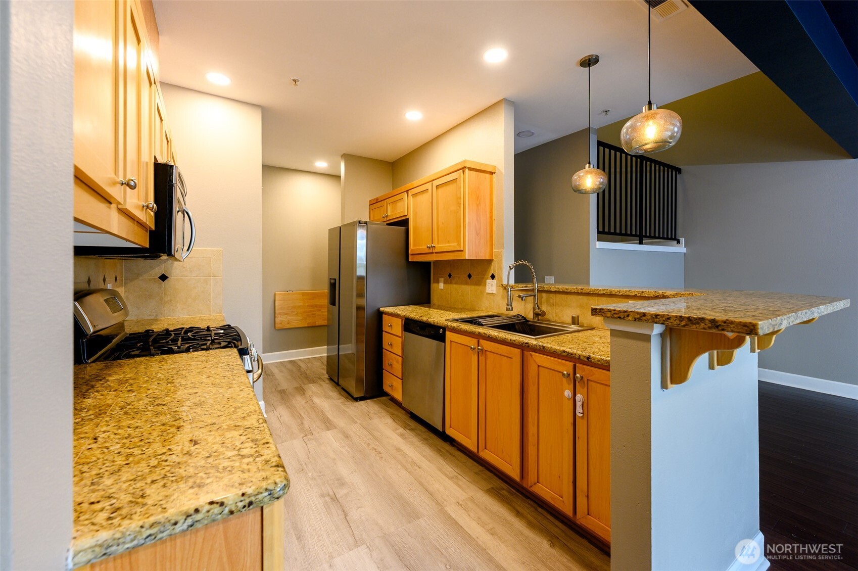 19102 20th Drive Southeast, Unit B204 Bothell, WA 98012 - Photo 3 of 33