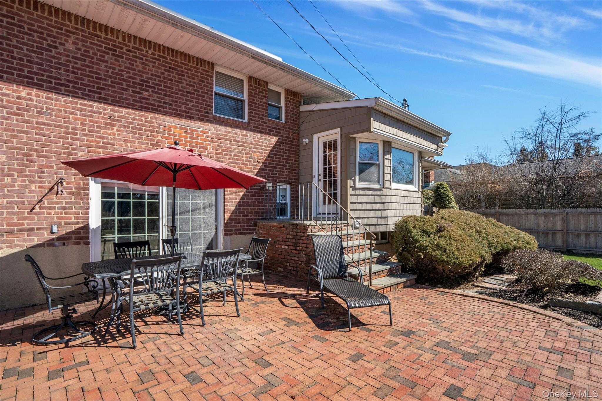 37 Winthrop Road Plainview, NY 11803 - Photo 23 of 29