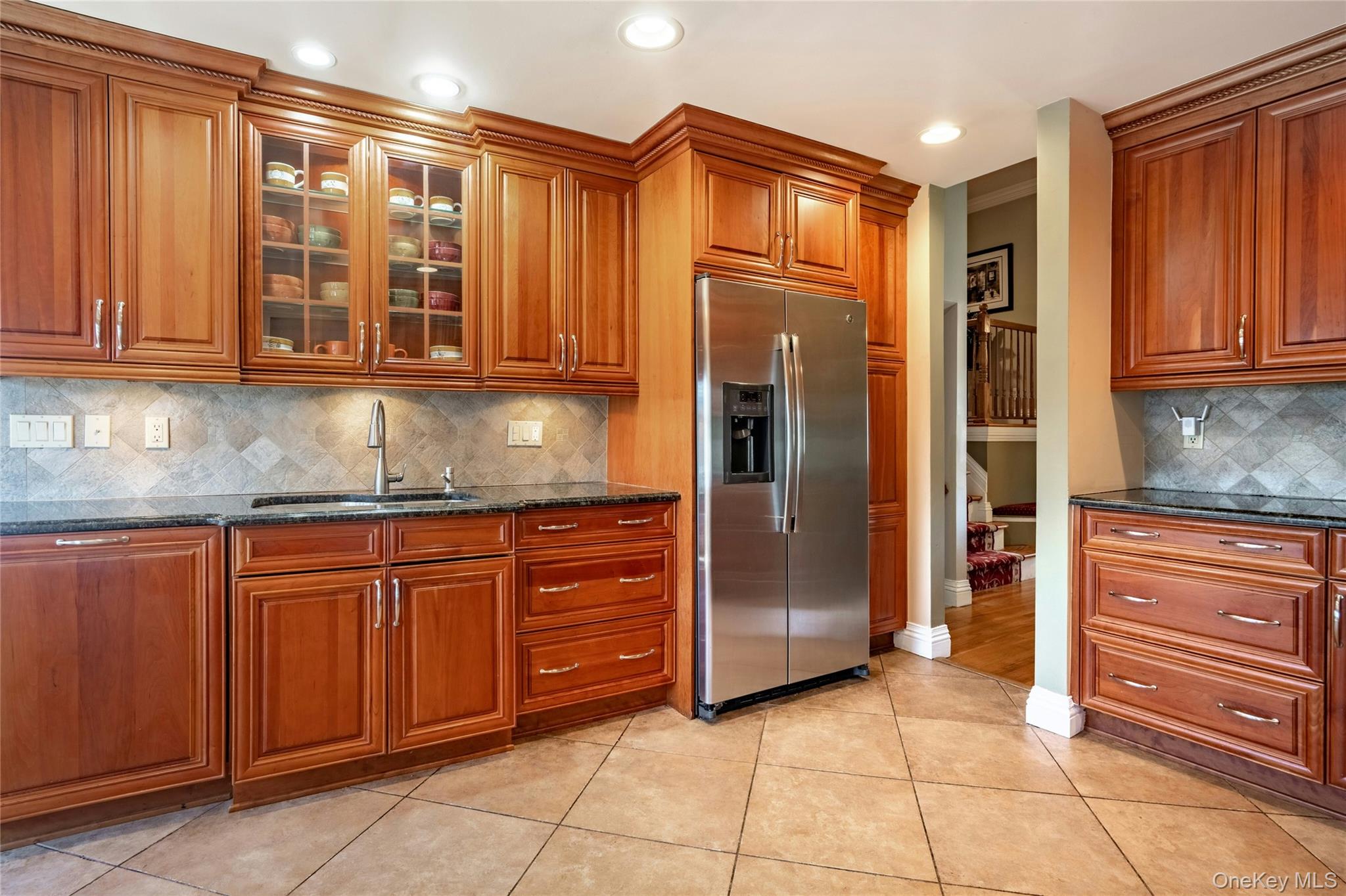 37 Winthrop Road Plainview, NY 11803 - Photo 10 of 29