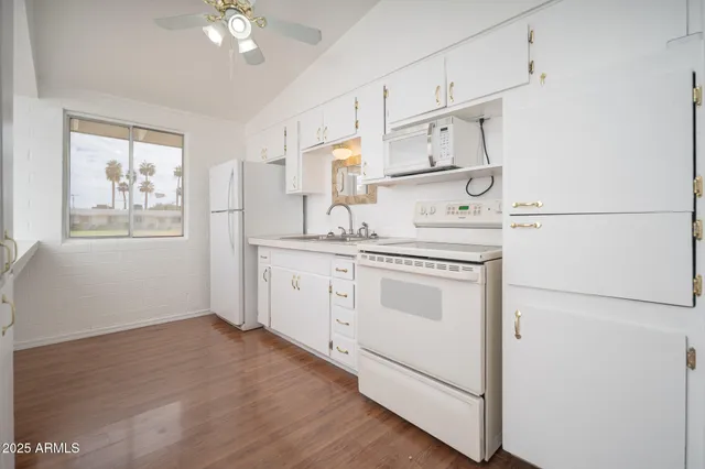 $139,900 | 10620 West Oakmont Drive, Sun City, AZ 85351