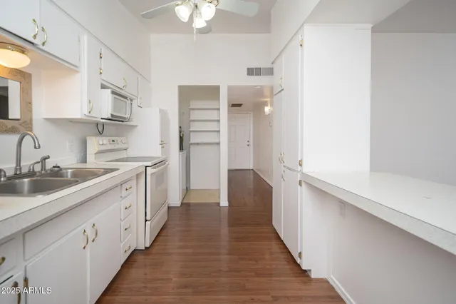 $139,900 | 10620 West Oakmont Drive, Sun City, AZ 85351