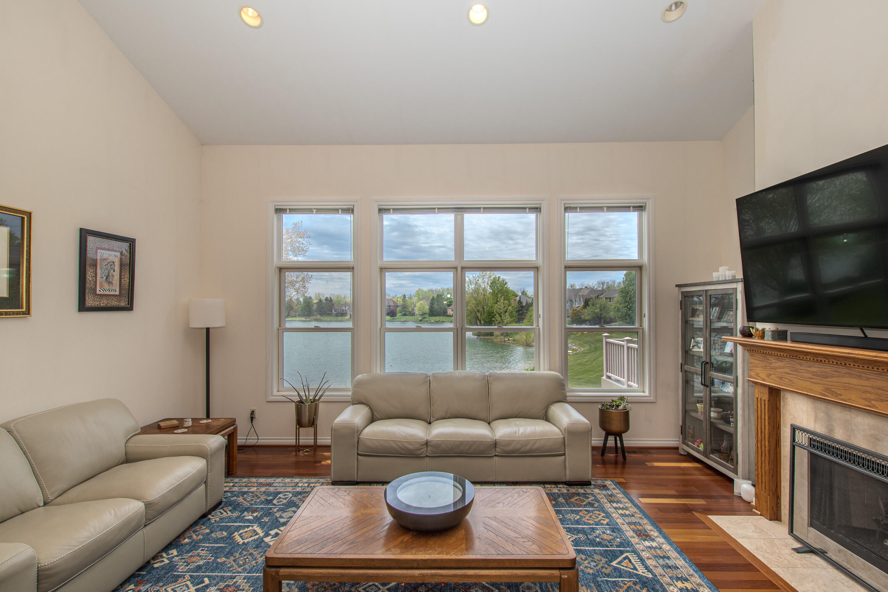 4324 Lohr Road Ann Arbor, MI 48108 - Photo 27 of 74 Living room 6