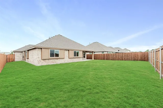 $324,600 | 221 Sweetwater Drive, Commerce, TX 75428