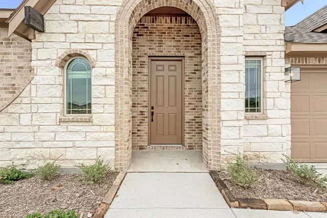 $324,600 | 221 Sweetwater Drive, Commerce, TX 75428