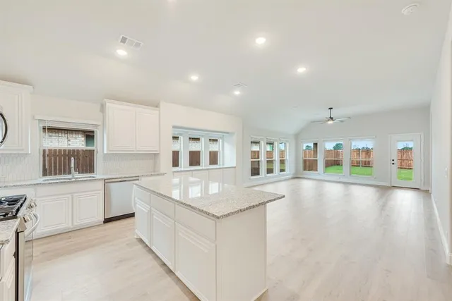 $324,600 | 221 Sweetwater Drive, Commerce, TX 75428