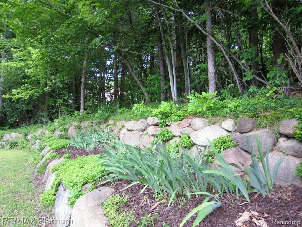 10621 Hibner Road Hartland, MI 48353 - Photo 38 of 40 IMG_4285.jpg