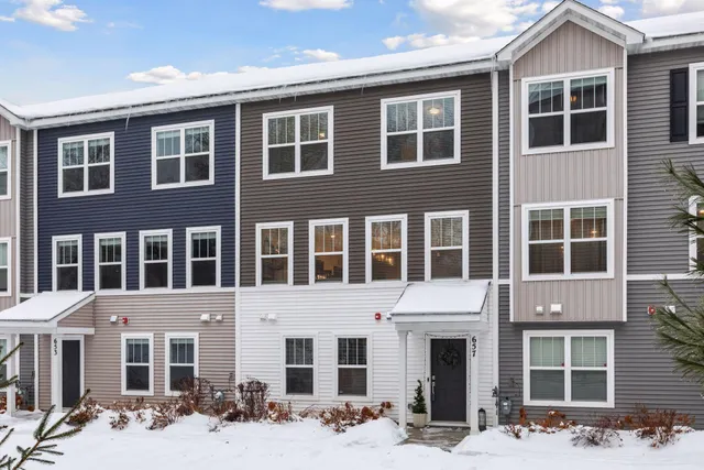 $415,000 | 657 Village Drive, Unit 3, New Brighton, MN 55112