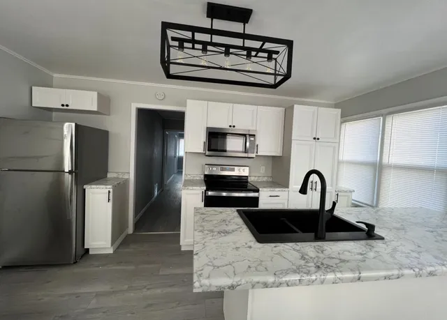 $2,800 | 3835 South 17th Street, Milwaukee, WI 53221