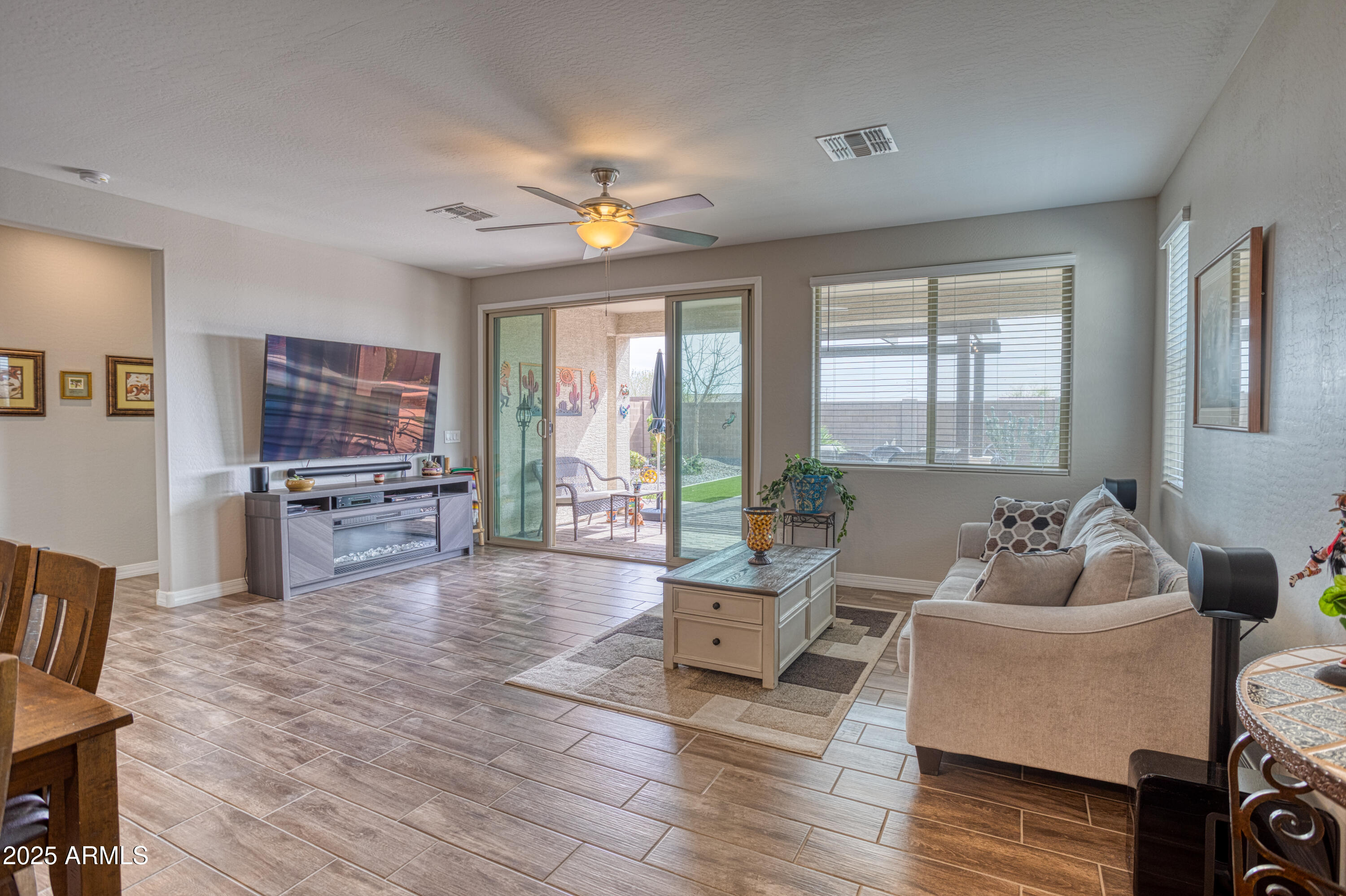 9809 Cotton Road Florence, AZ 85132 - Photo 15 of 46 Great Room