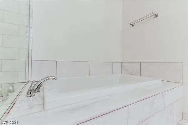 $2,350 | 4471 Dean Martin Drive, Unit 507, Las Vegas, NV 89103