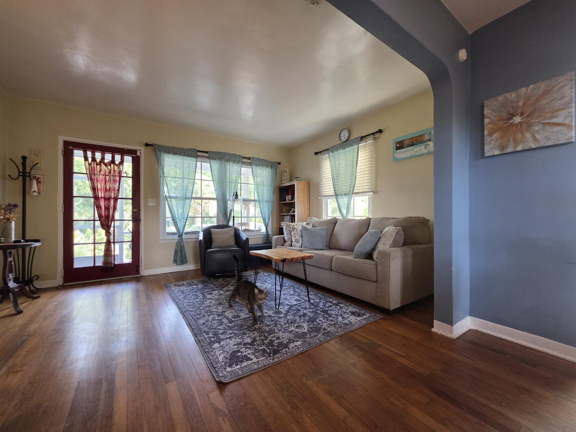 819 Valley Forge Road West Palm Beach, FL 33405 - Photo 7 of 31 15880