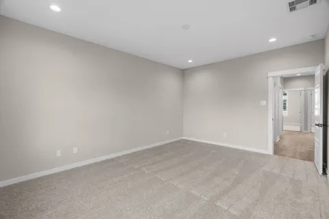$349,900 | 5915 Wheatley Holw Lane, Houston, TX 77091