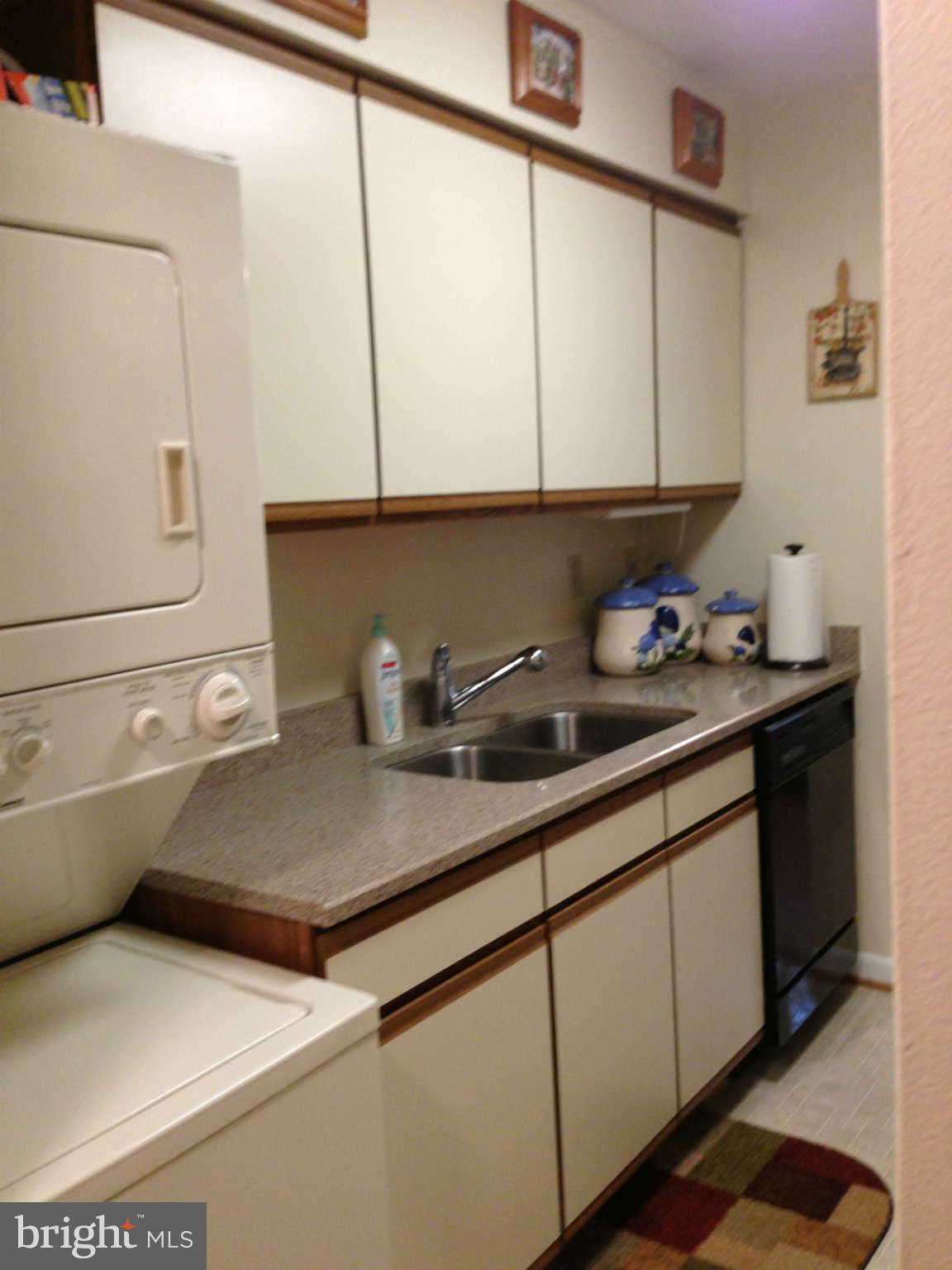 8607 Falls Run Road, Unit B Ellicott City, MD 21043 - Photo 14 of 21 Kitchen